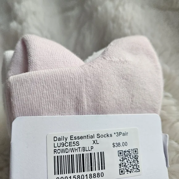NWT Lululemon Daily Essential Quarter Socks 3 Pack Rockwood/White/Pink $38 Sz XL - Picture 7 of 10